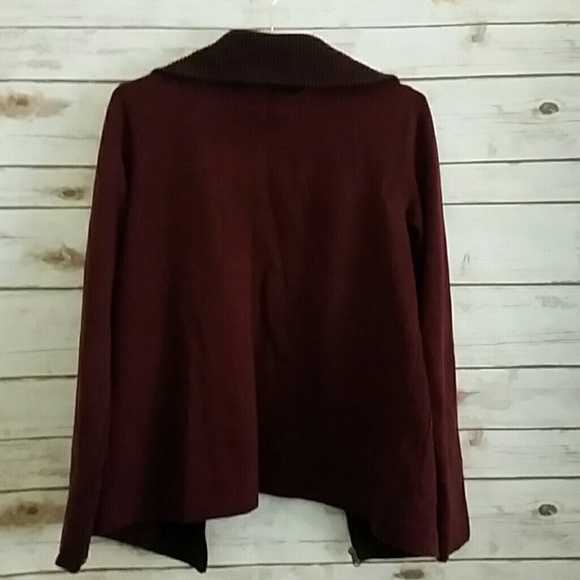 Eddie Bauer zip up jacket. Maroon. - Picture 2 of 8